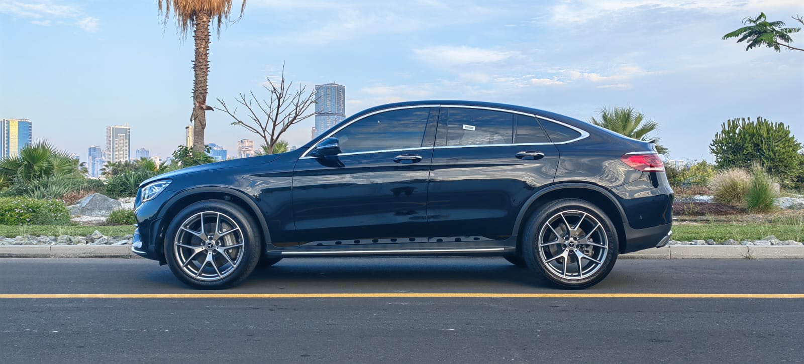 Mercedes_benz_GLC_200_2023_8